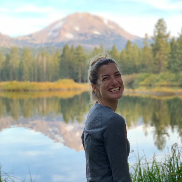 Meet your Posher, Lynn! *POSH AMBASSADOR* - Picture 5 of 8